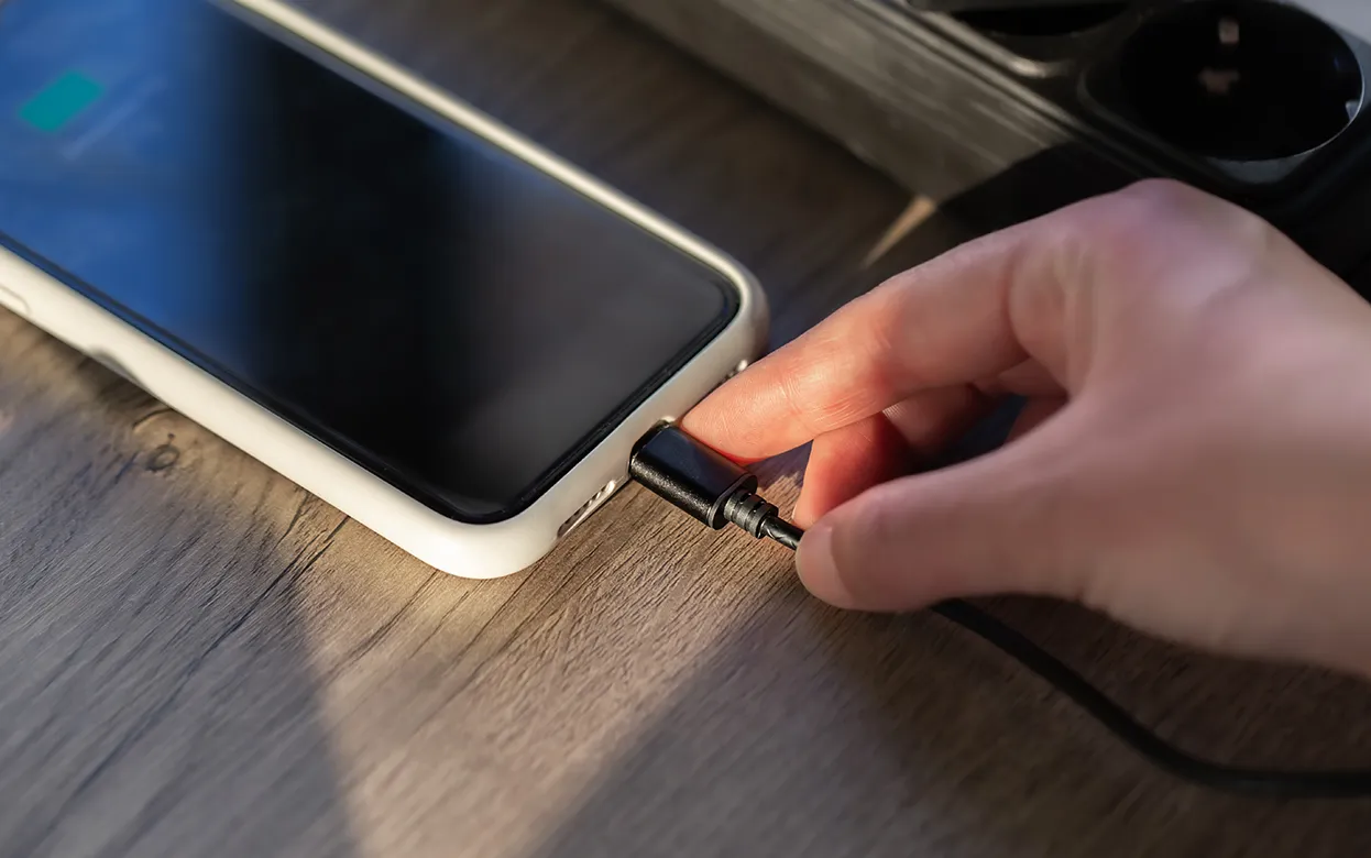 Эксперт рассказал, почему не всегда стоит включать режим энергосбережения на телефоне 