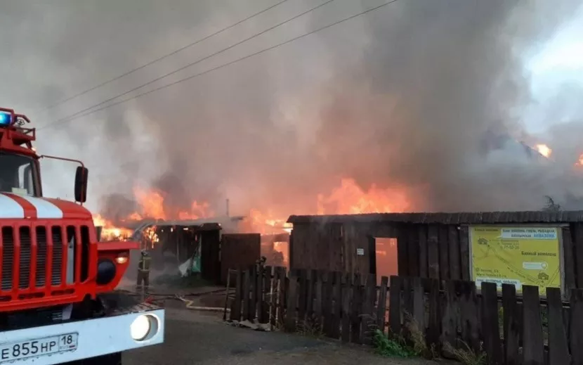 Пожар в банном комплексе под Ижевском. Фото: пресс-служба ГУ МЧС по Удмуртии