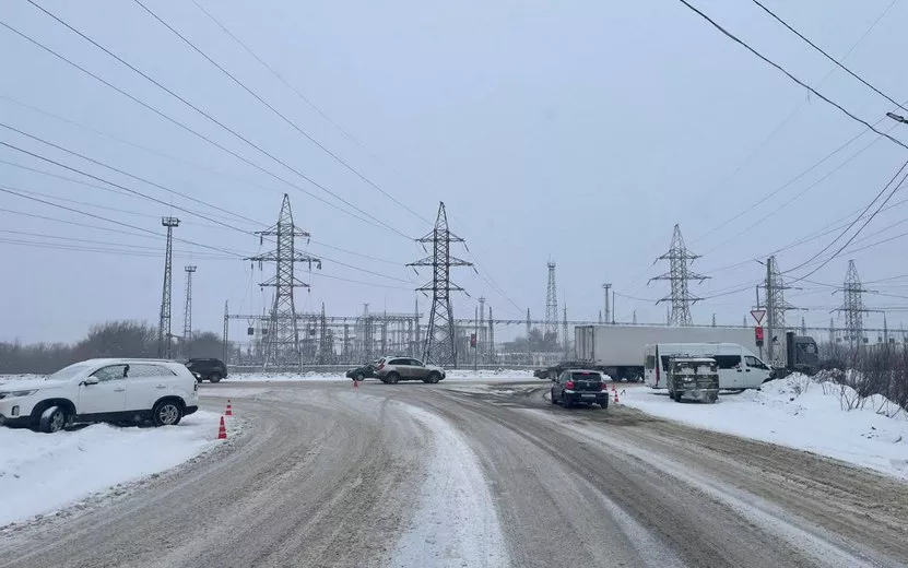Два человека пострадали в ДТП с микроавтобусом на выезде из Ижевска