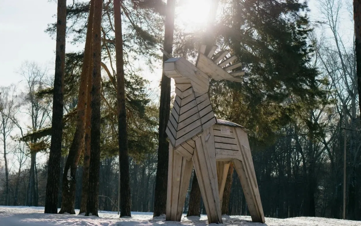 В школу через забор, ДТП с грузовиком в Сарапульском районе и отчистка дороги «наполовину»: что обсуждают ижевчане в соцсетях 10 февраля
