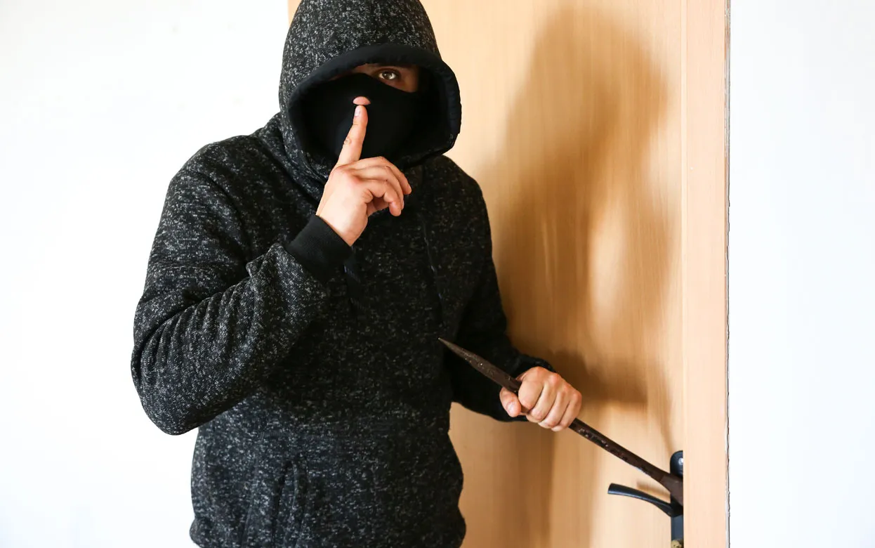 Замок, который не вскрыть: как выбрать реальную защиту для квартиры и не выбросить деньги на ветер