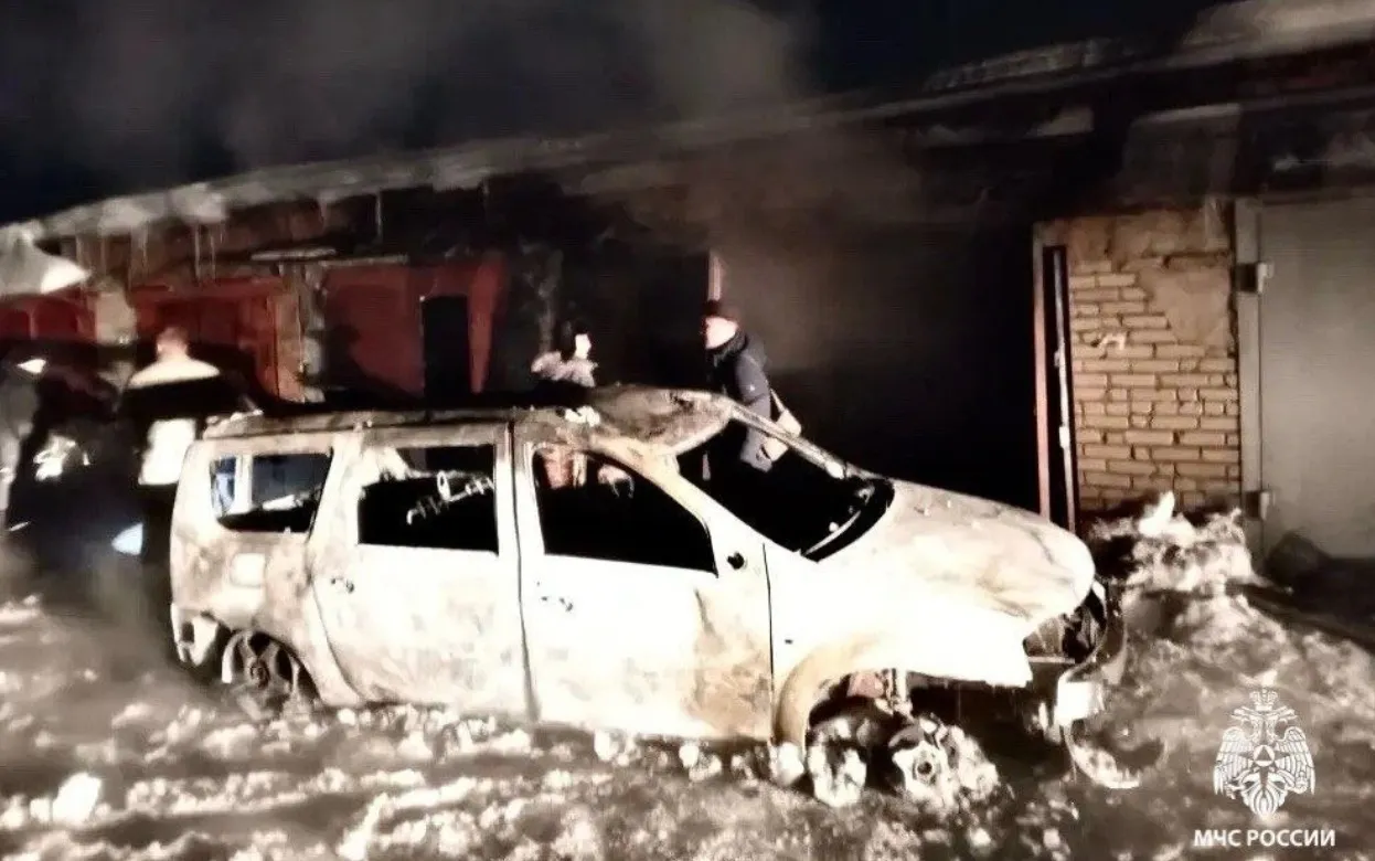Сварка в гараже закончилась пожаром: в Глазове сгорел автомобиль 