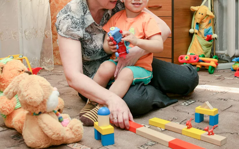 Семьи Удмуртии смогут воспользоваться услугами «социальной няни»