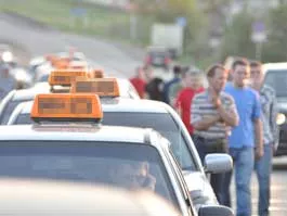 К. Ившин. Пост ГИБДД недалеко от места происшествия в Пугачево