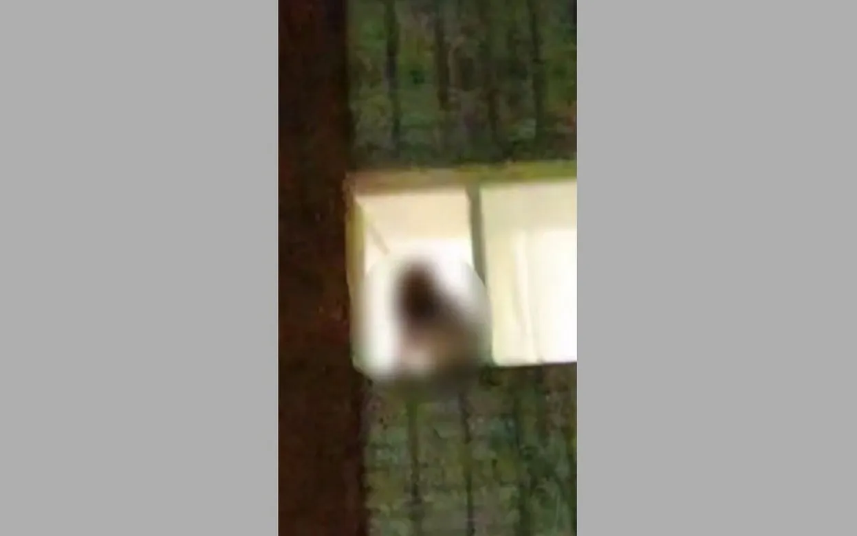 Мужчина и женщина выпали из окна дома в Воткинске