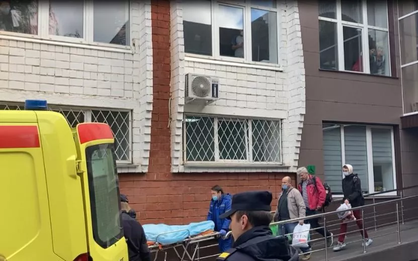 Пострадавших в ижевской школе пациентов готовят к транспортировке в Москву