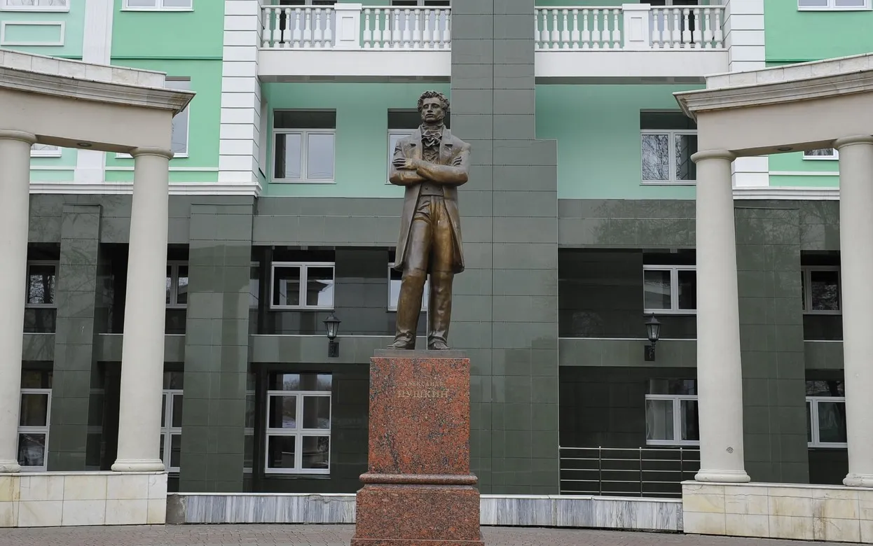 Пушкина, Есенина и Высоцкого назвали самыми цитируемыми поэтами в соцсетях