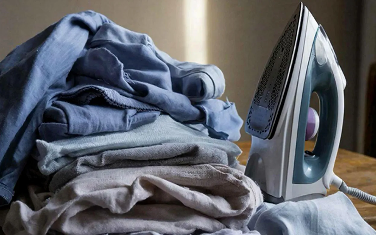 Как сделать одежду идеально гладкой без утюга – секреты опытных хозяек
