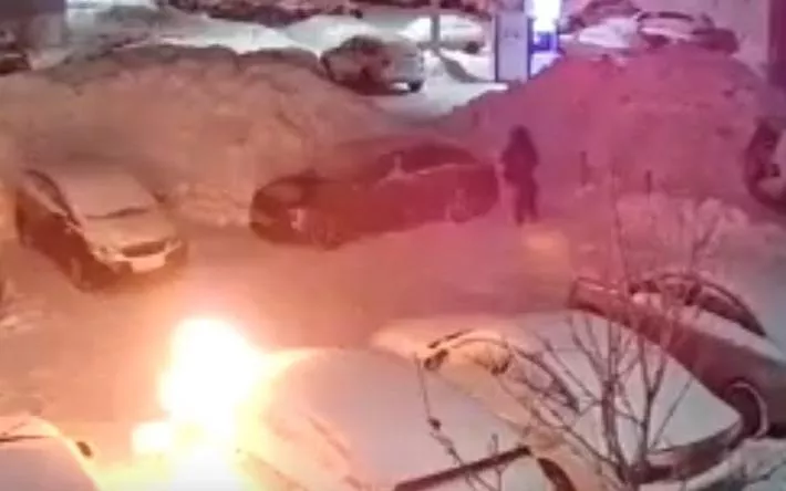 Машина загорелась на ул. Закирова в Ижевске
