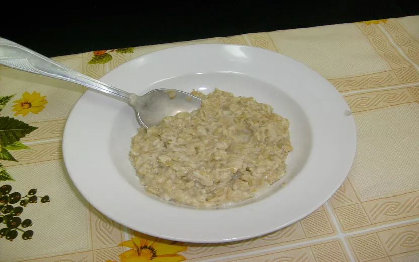 Жителям Удмуртии назвали самую вредную кашу для завтрака