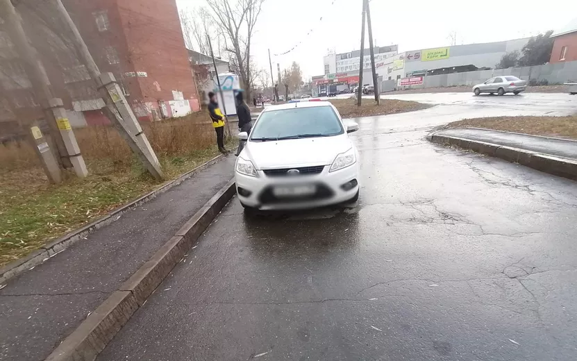 Водитель Ford сбила ребенка на ул. Степана Разина в Ижевске