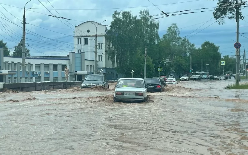 Более трети месячной нормы осадков выпало в Ижевске 16 июня