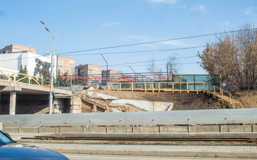 Ремонт пешеходной эстакады на ул. Маркса в Ижевске. Фото: Данил Иванов