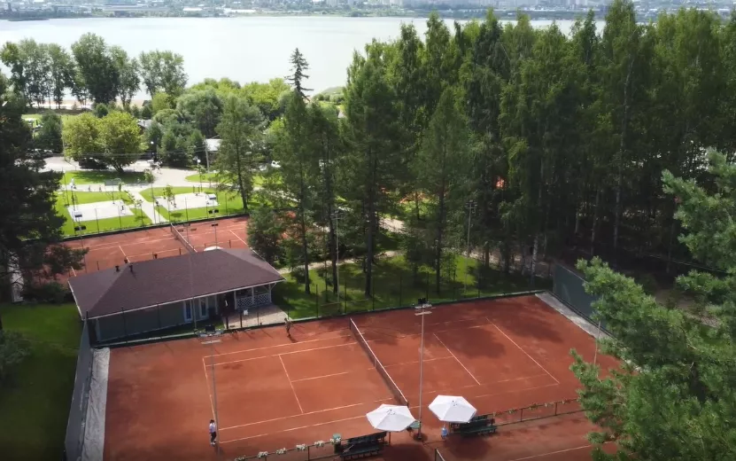 Теннисный клуб в парке им. С.М. Кирова