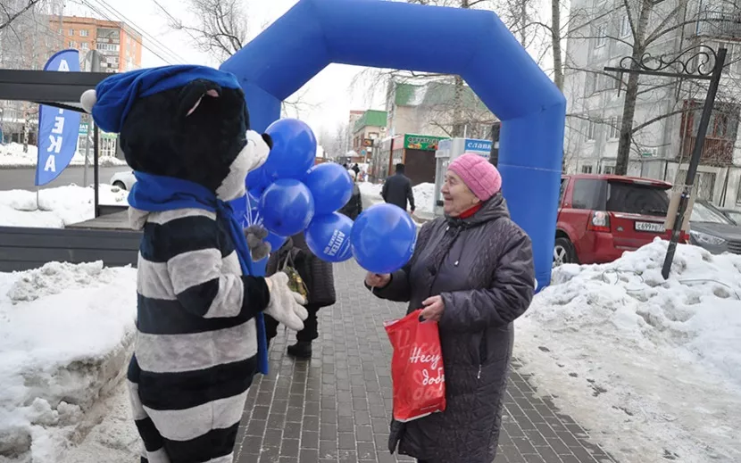 Добрый персонаж из любимого мультфильма порадовал и детей, и взрослых. Фото автора