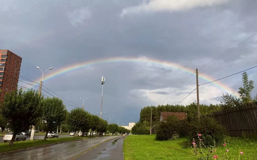 Фотофакт: яркая радуга появилась в небе над Ижевском