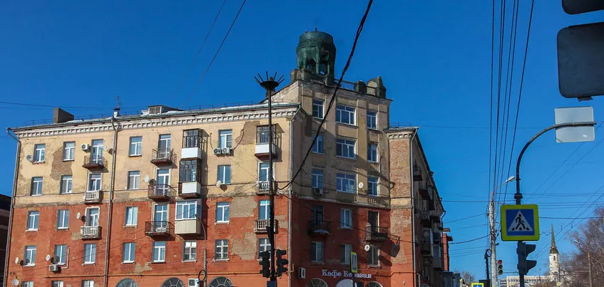 Ротонду на крыше «сталинки» по ул. Горького в Ижевске пока не снесут