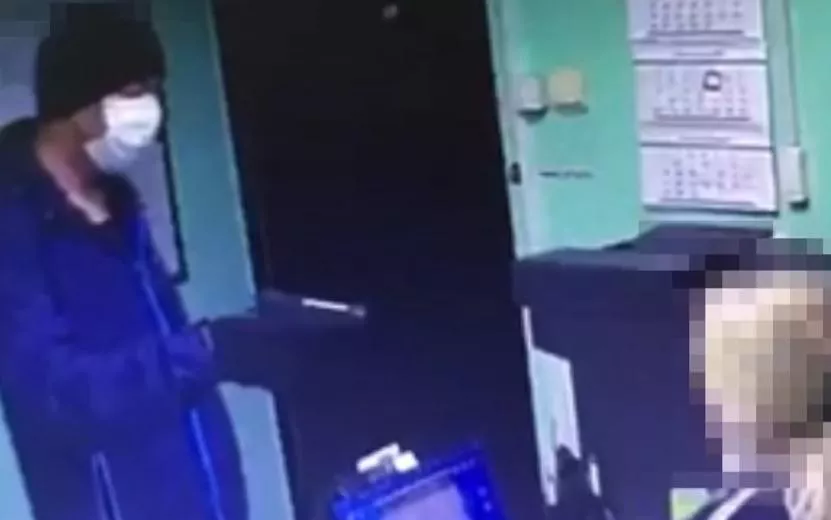 Ограбление офиса микрозаймов в Ижевске. Видео: пресс-служба МВД по Удмуртии