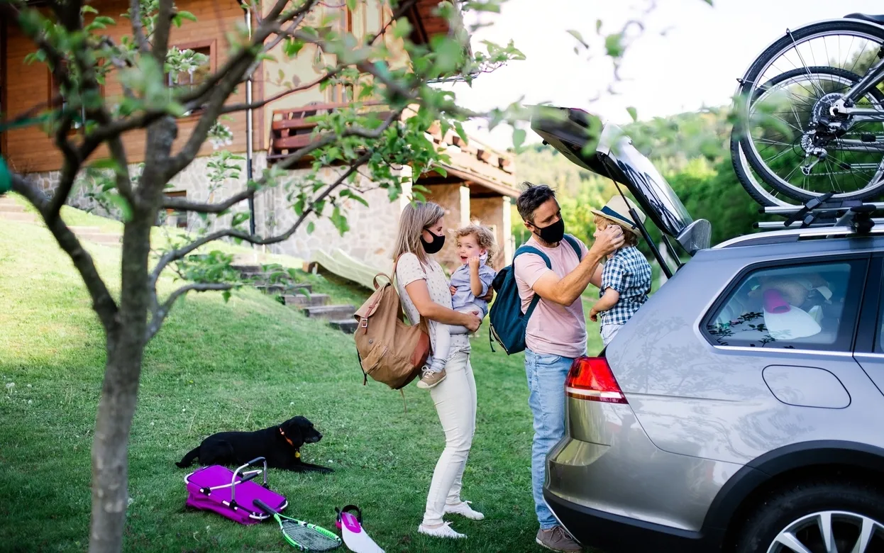 Почему у одних к 45 есть квартира, машина и дача, а другие живут от зарплаты до зарплаты