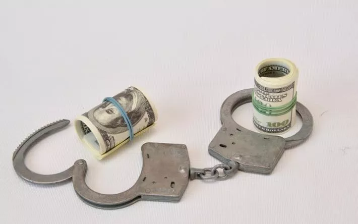 Директора энергосбытовой компании осудили в Ижевске за неправомерный оборот средств платежей