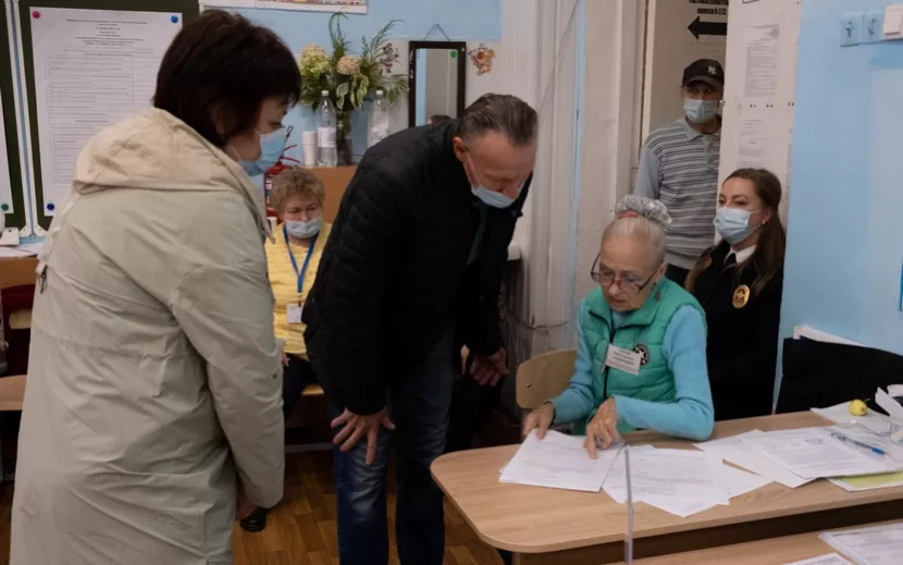 Голосование на выборах главы Удмуртии завершается в Ижевске. Фото: Сергей Грачев