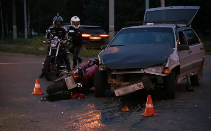 Врач скорой помощи: «80 % мотоциклистов Ижевска при ДТП перелетают через руль»