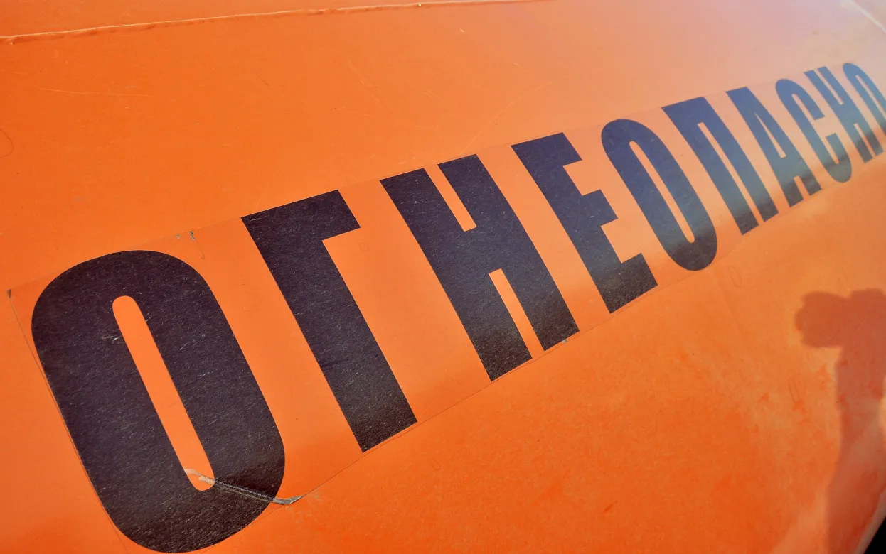 Движение на трассе в Удмуртии приостановлено из-за ДТП с бензовозами