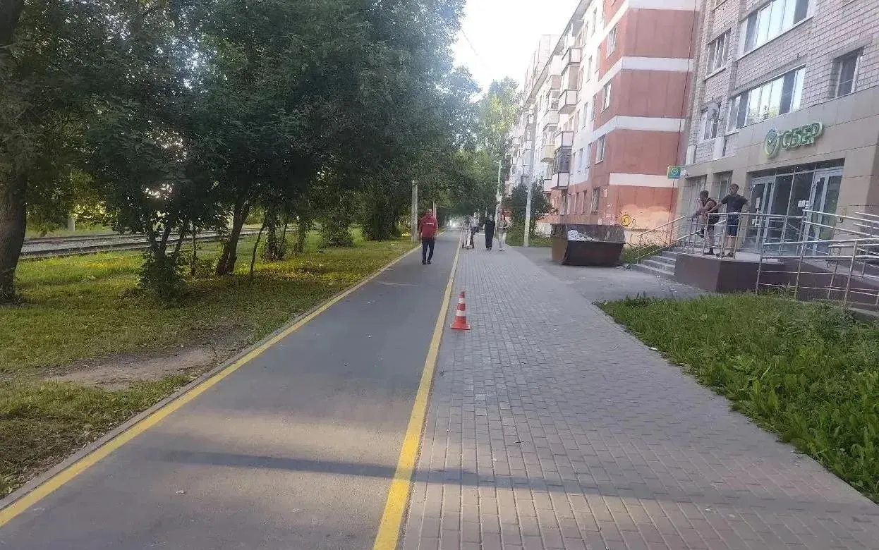 Водитель электросамоката сбил пенсионерку на тротуаре в Ижевске