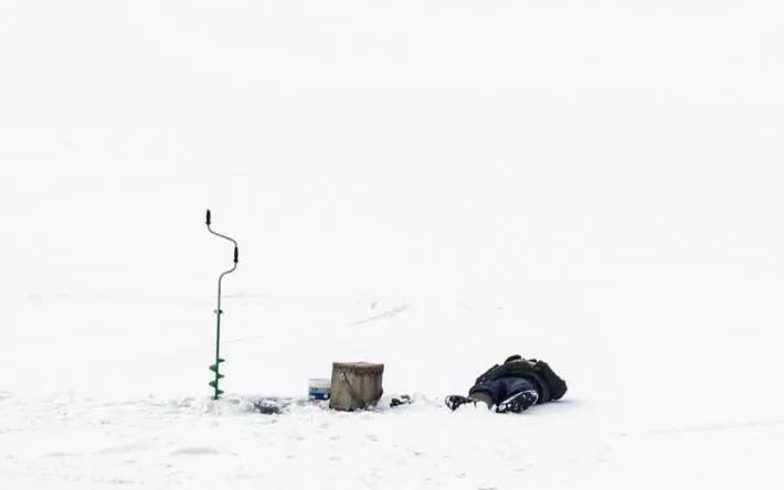 Тонущего рыбака спасли на пруду под Ижевском