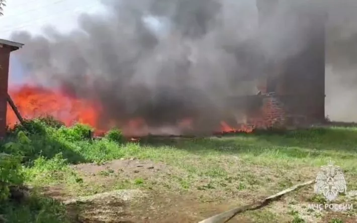 Пилорама с пристроем сгорела в селе Грахово в Удмуртии
