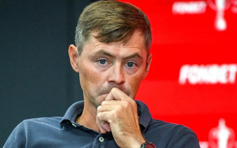 Российский футболист Динияр Билялетдинов во время визита в Ижевск: «Наша задача – приобщить к спорту»