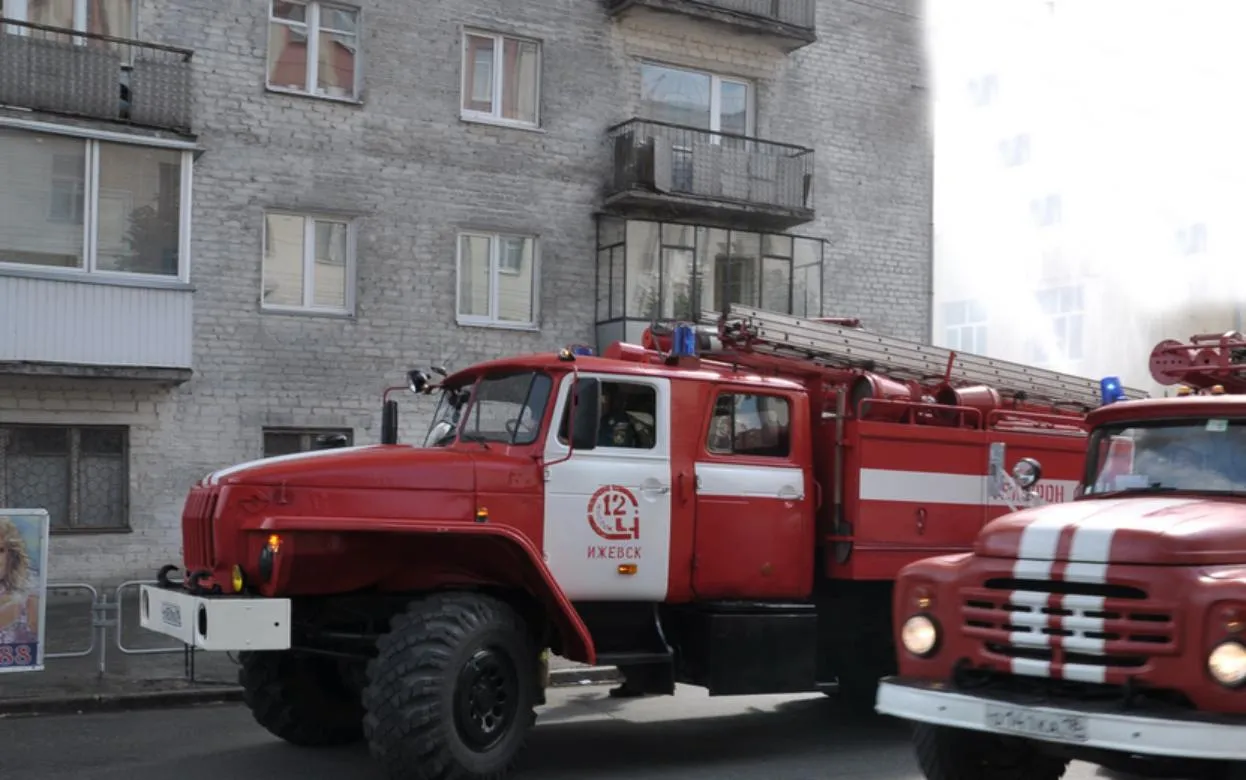 Пожар произошел в кафе на ул. Красной в Ижевске