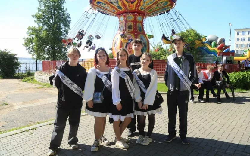«Последний звонок» отметили в Ижевске. Фото: пресс-служба администрации Ижевска