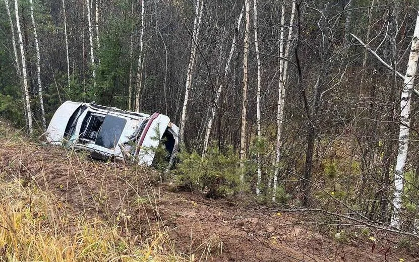 Нетрезвый водитель без прав опрокинул автомобиль в Кезском районе