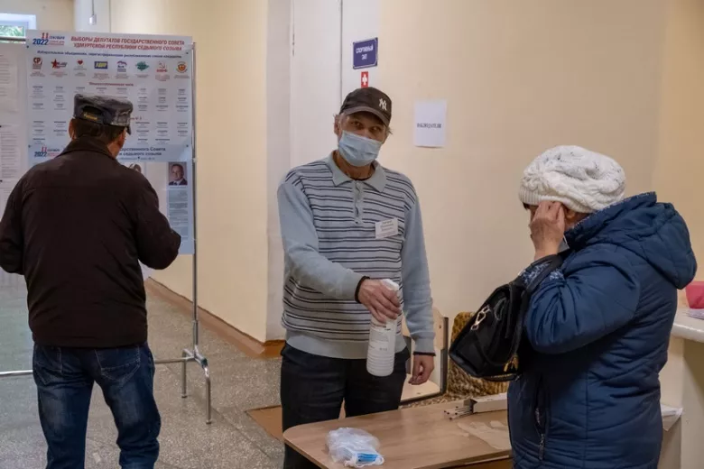 Голосование на выборах главы Удмуртии завершается в Ижевске. Фото: Сергей Грачев