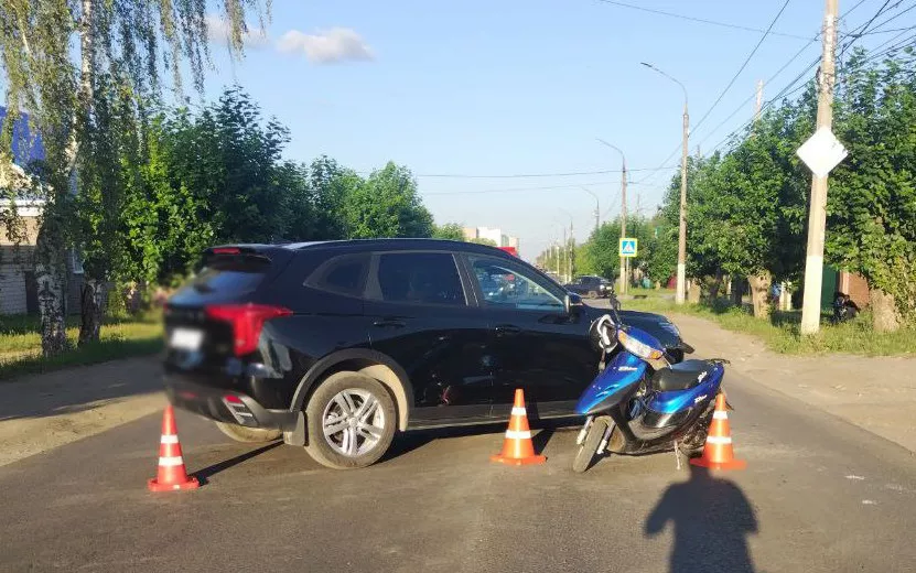 13-летний водитель мопеда пострадал в ДТП в Ижевске