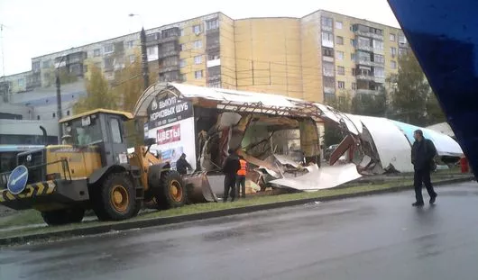 Снос киоска на улице Петрова в Ижевске. Источник: группа ИГГС &quot;вКонтакте&quot;