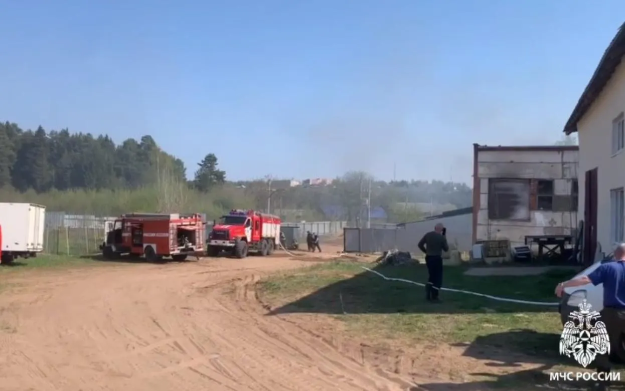 Производственный цех загорелся в Удмуртии из-за неосторожности сварщика