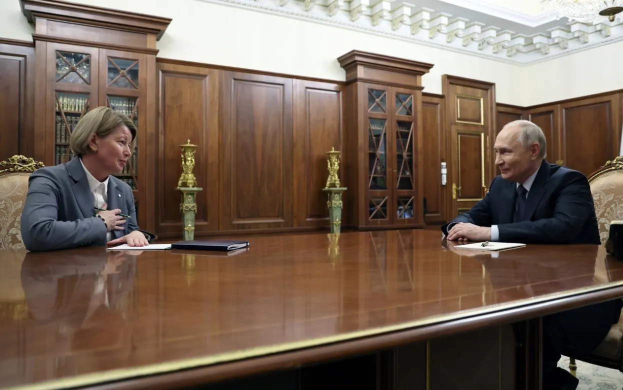 «Это ваша малая родина. Я желаю вам успехов»: Президент Путин встретился с врио Главы Удмуртии Ольгой Абрамовой