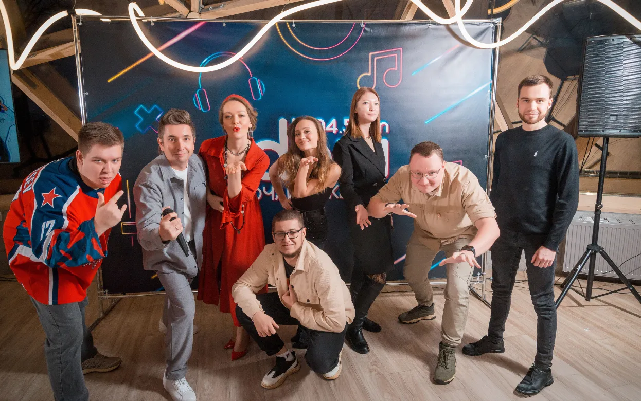 День рождения, квиз и «С вас 5000»: как радио «Адам» собрало лучших знатоков города