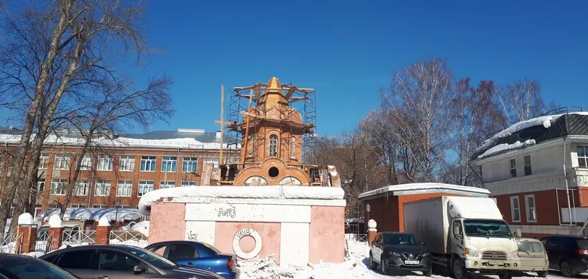 Крестовоздвиженскую часовню реставрируют на улице Коммунаров в Ижевске