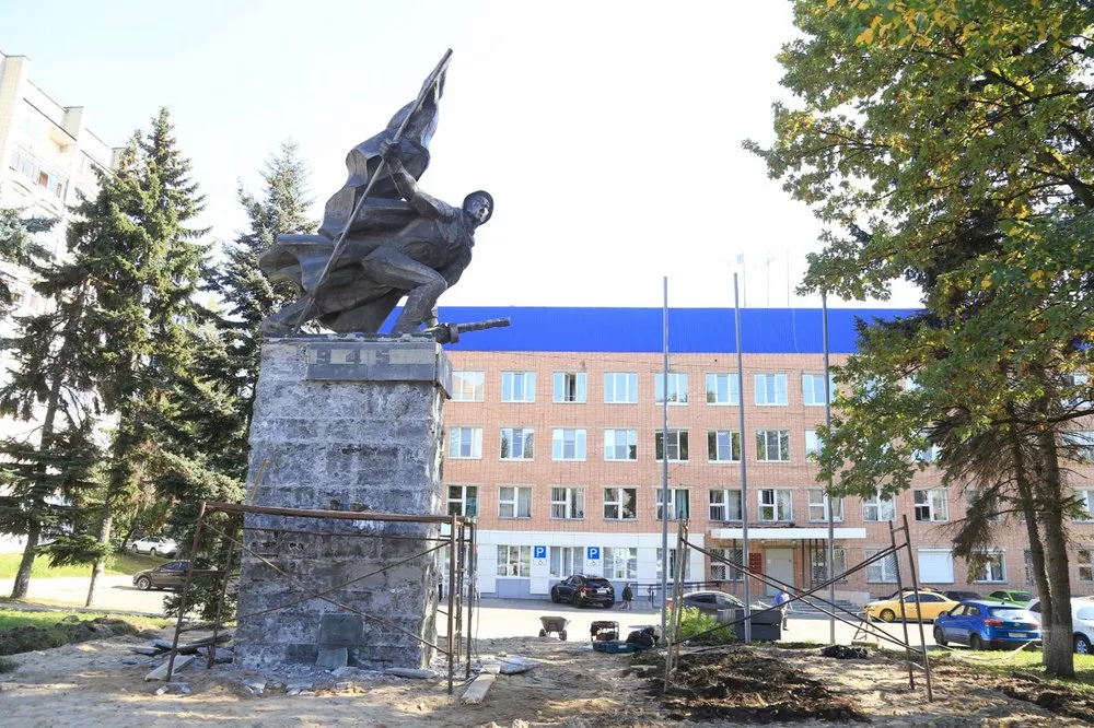 ​В Ижевске приступили к благоустройству монумента 30-летия Победы в Великой Отечественной войне