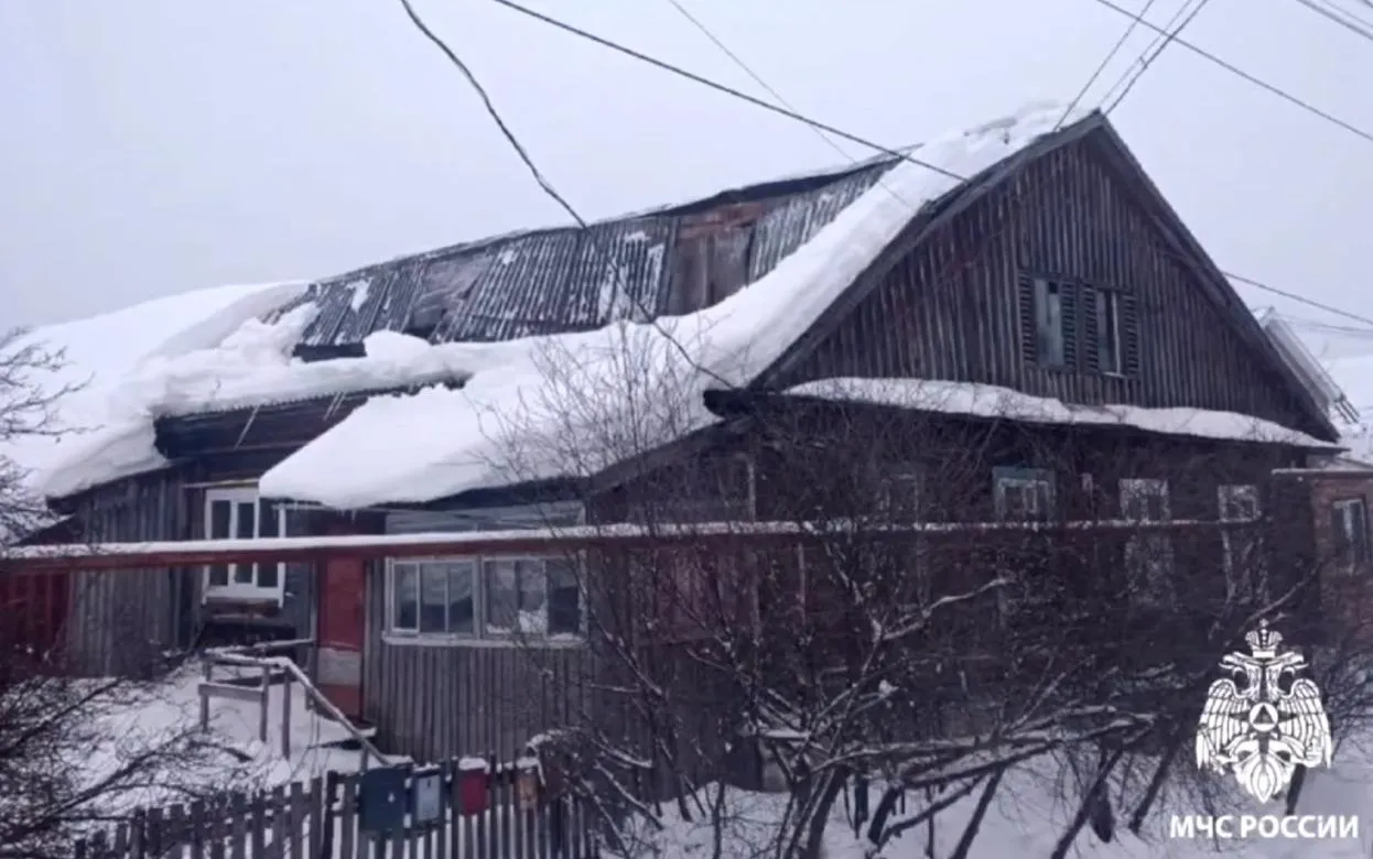 Еще три крыши рухнули в Удмуртии под тяжестью снега