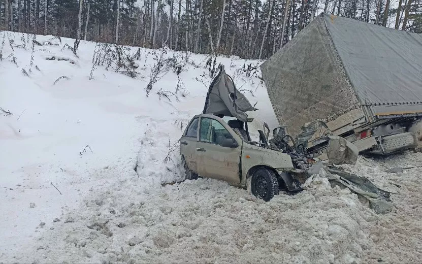 19 -летний водитель «Lada Kalina» погиб в ДТП под Ижевском