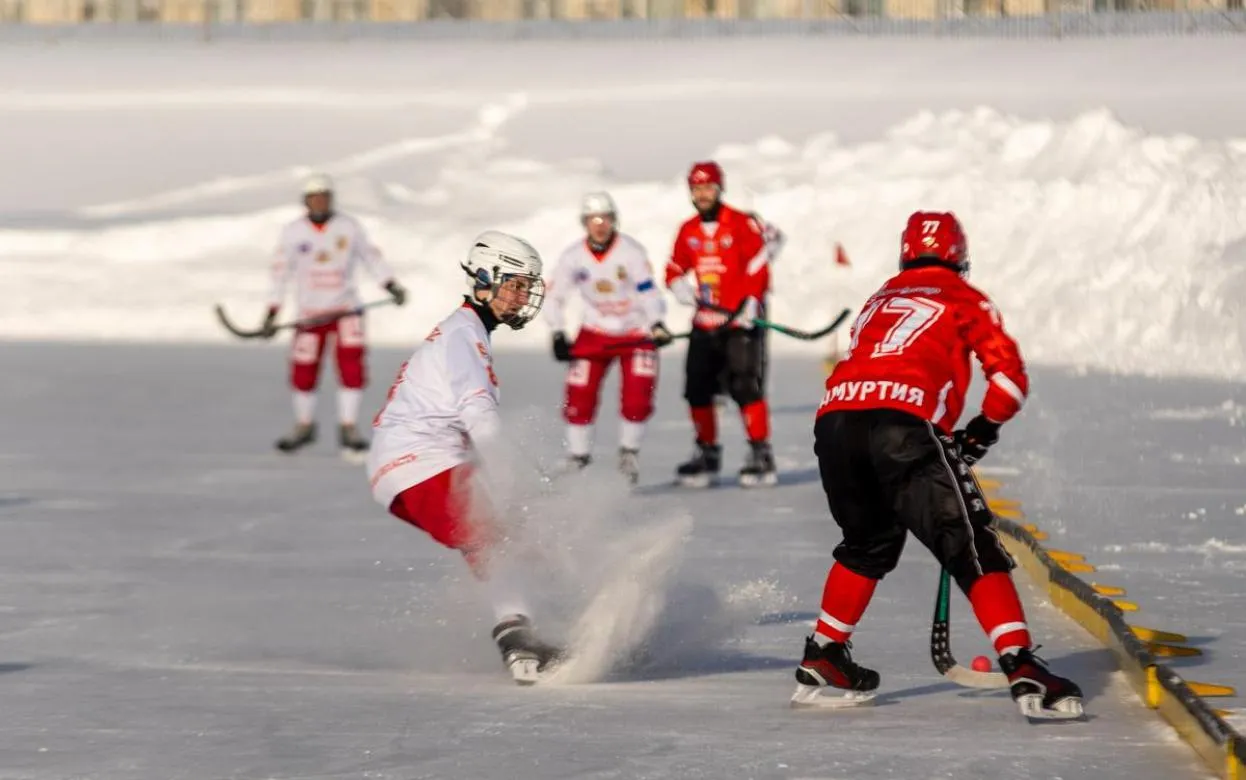 Фотофакт: воткинское «Знамя» в тройке лидеров своей подгруппы Высшей лиги