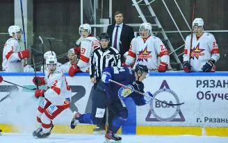 Хоккейная «Ижсталь» одержала победу в Рязани