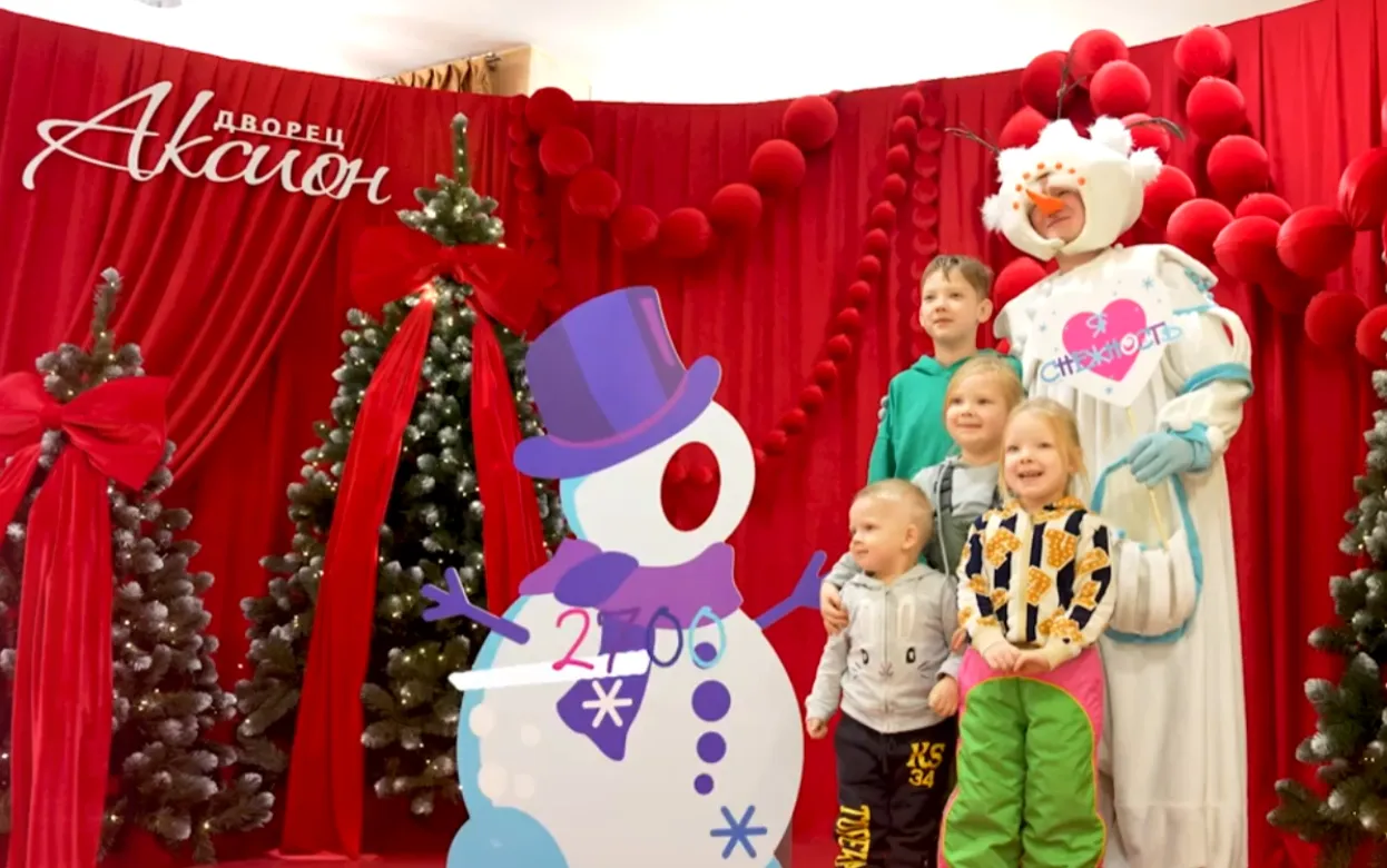 «Андерсен. С нежностью»: в Ижевске прошел детский благотворительный театральный фестиваль «Снежность»