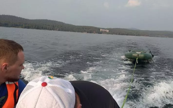 Трех жителей Ижевска спасли на озере в Челябинской области