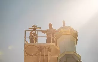 Новый крест установили на Крестовоздвиженском храме в Ижевске