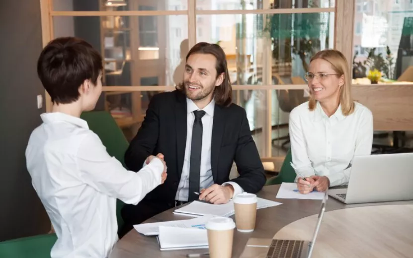 Как впечатлить работодателя и найти работу мечты: первые шаги карьерного успеха